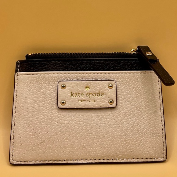 kate spade Accessories - Kate Spade, NWOT, Leather Card & Coin Wallet. 
Black & Ivory.